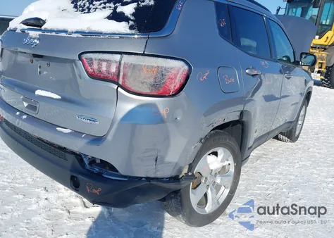 2019 Jeep Compass Latitude 4X4 из США, поврежденный, VIN 3C4NJDBB8KT595744